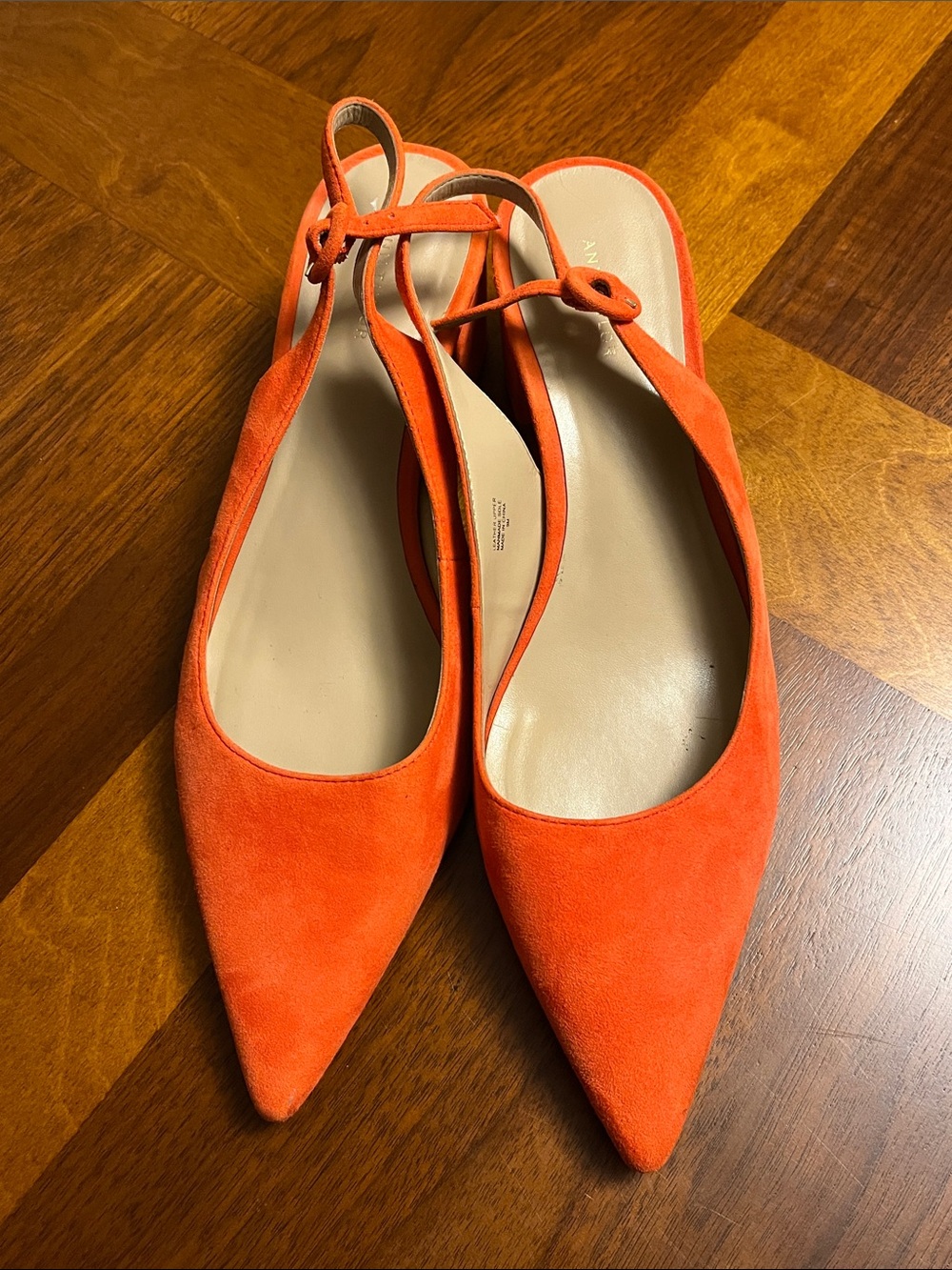 Ann Taylor Orange Suede Pointed Slingback low heel shoes , size 9M, cute!!